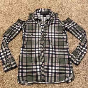Cold shoulder plaid button up